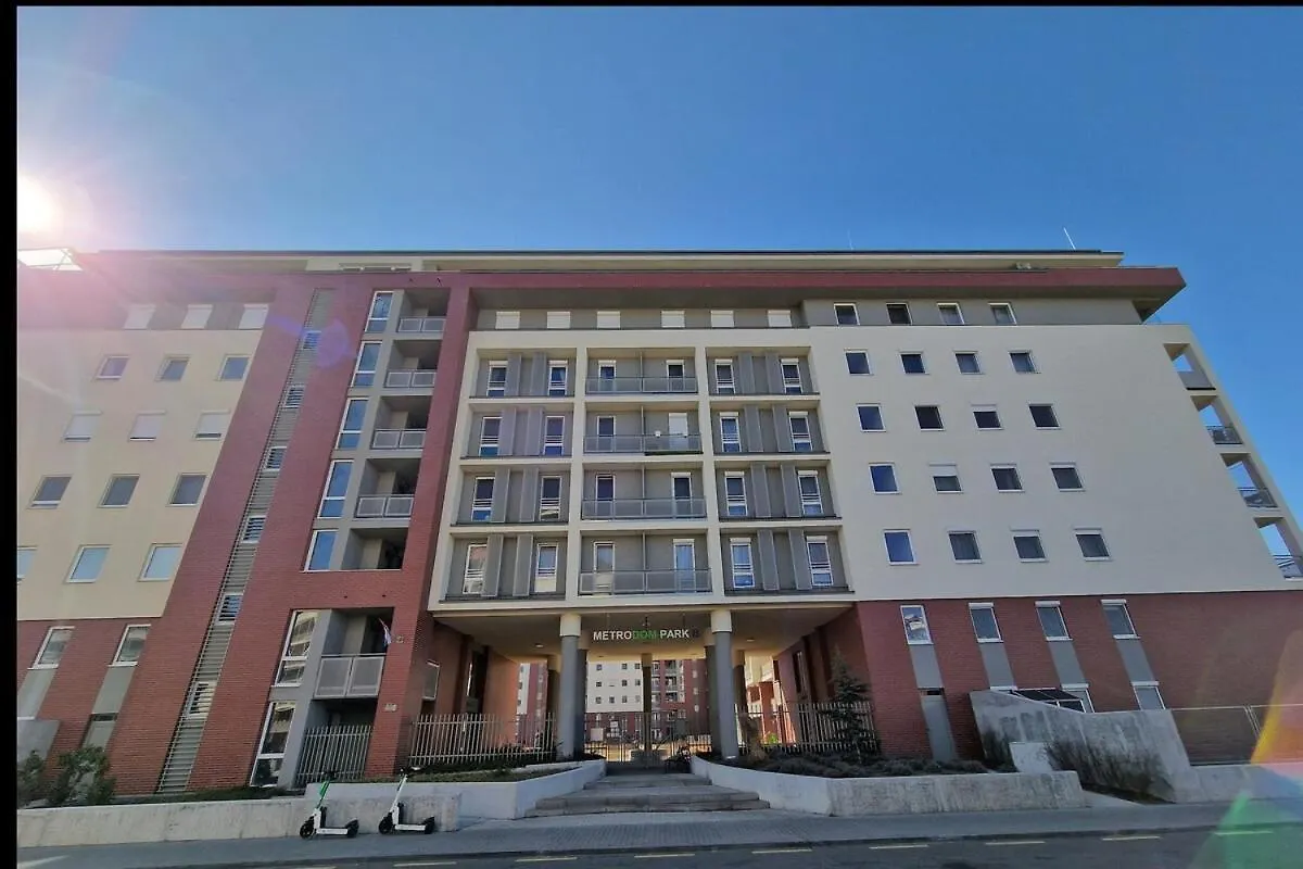 Modern Smart Home Metrodom Park -15Min From Center Budapest